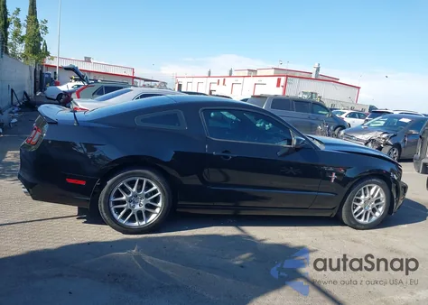 2014 Ford Mustang V6 Premium z USA, uszkodzony, nr VIN 1ZVBP8AM6E5327532